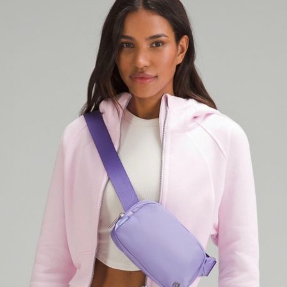 LULULEMON Purple Everywhere Belt Bag NWT - Picture 2 of 6